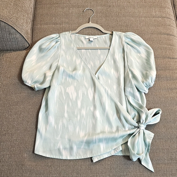 Nine West Tops - Nine West Mint White Abstract Casual Beach Light Top Size Medium